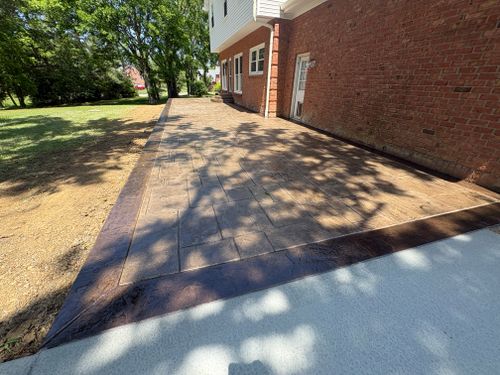 Residential concrete sidewalk